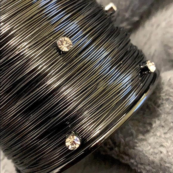 Metallic black bracelet with diamonds - Picture 4 of 4